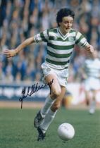 Football autograph FRANK McGARVEY 12 x 8 Photo : Col, depicting Celtic centre-forward FRANK McGARVEY