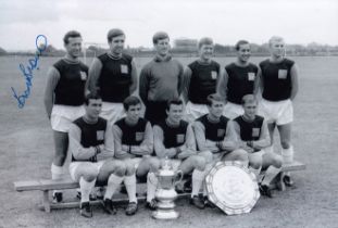 Football autograph KEN BROWN 12 x 8 Photo : B/W, depicting the 1964 FA Cup and Charity Shield
