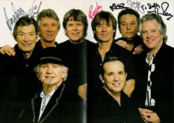 Multi signed The Solid Silver 60s Show 2001 programme with signatures by Wayne Fontana, Dave Dee,