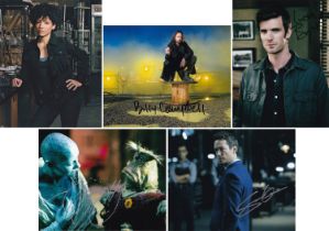 SALE! Lot of 6 Sci-Fi / Fantasy hand signed 10x8 photos. This is a beautiful lot of 6 hand signed