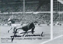 Hans Tilkowski signed 6x4 black and white photo. Wembley 1966. Good condition. All autographs come