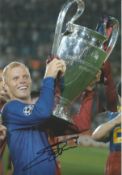 Eidur Gudjohnsen signed 12x8 inch colour photo pictured celebrating with the Champions league