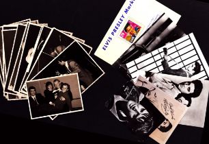 Music collection of unsigned/printed 20 B/W photos and postcards of Elvis Preseley and other