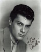 Tony Curtis signed vintage black & white photo 10x8 Inch. Was an American actor with a career that