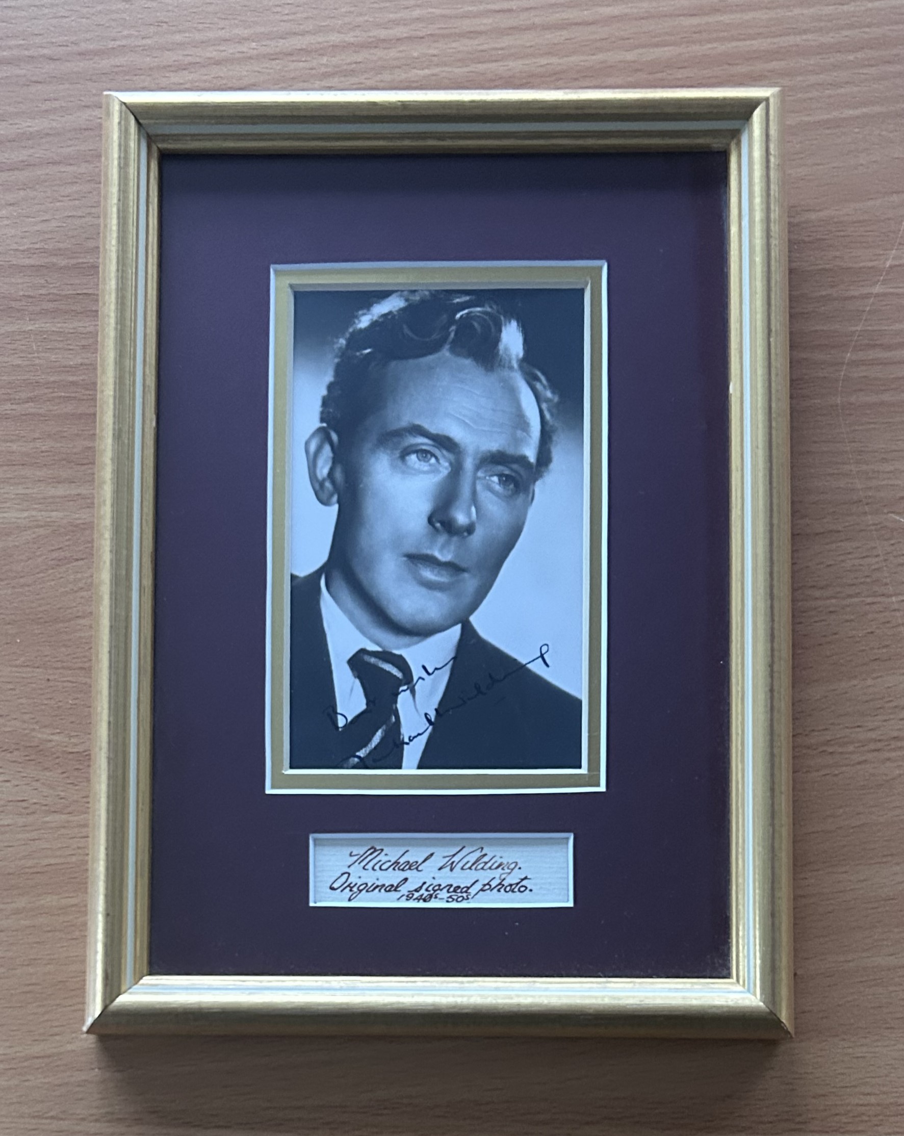 Michael Wilding signed mounted and framed black and white photo. Original signed photo 1940/50s.