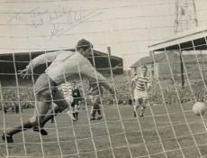 Football Celtic legend Steve Chalmers signed ORIGINAL 1967 Celtic V Aberdeen League Cup final photo,