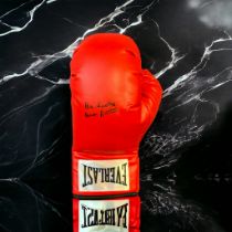 Brian London signed red Everlast 16oz boxing glove. Brian Sidney Harper (19 June 1934 - 23 June
