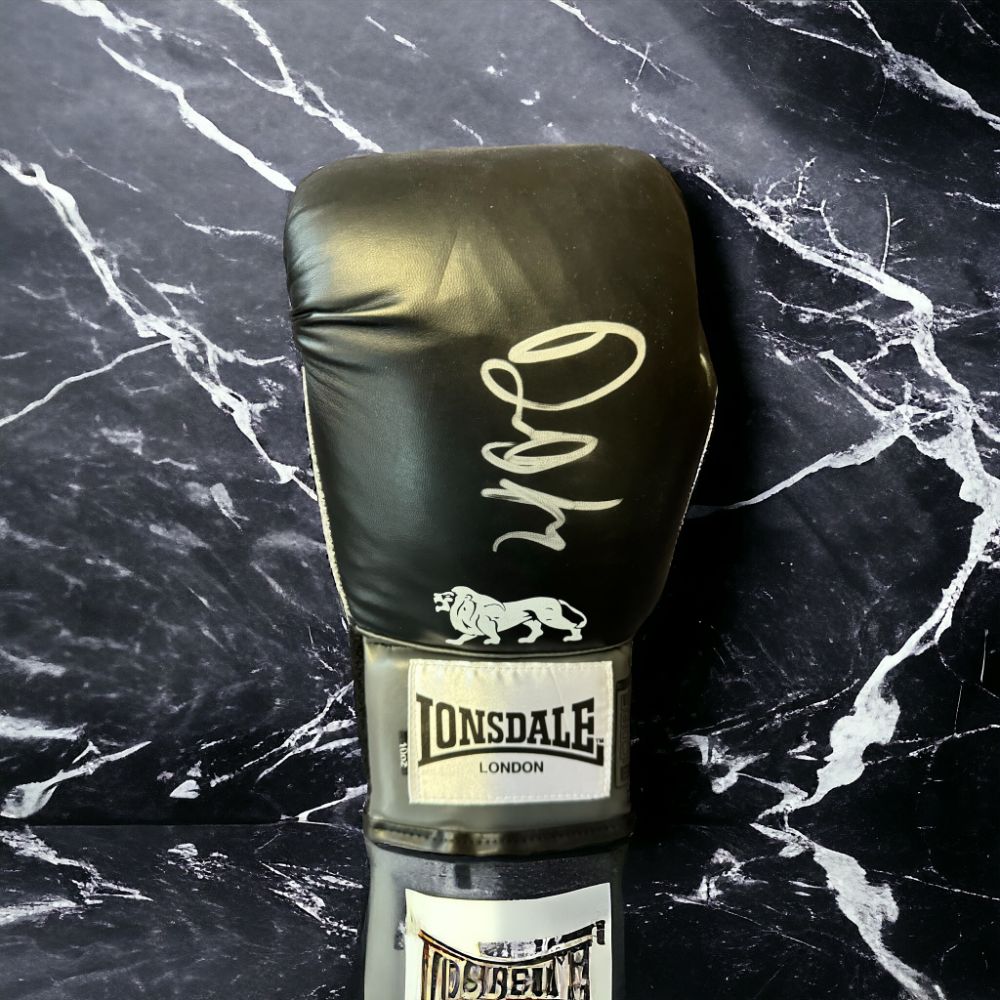 LIVE BOXING AUTOGRAPH  AND MEMORABILIA AUCTION