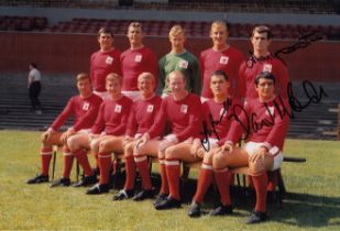 Autographed NOTTM FOREST 12 x 8 Photo : Col, depicting Nottingham Forest players posing for a