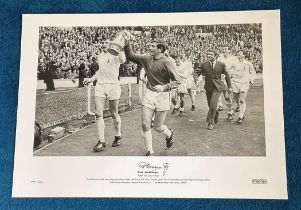 Pat Jennings signed 22x16 black and white 1967 FA Cup Final print Goalkeeper Pat Jennings proudly