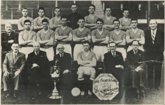 Matt Busby signed 12x8 inch approx. vintage Manchester United Busby Babes team photo rolled. Good