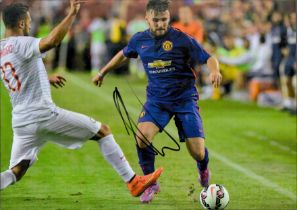 LUKE SHAW signed Manchester United 8x12 Photo. Good condition. All autographs come with a