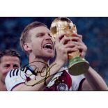 Per Mertesacker signed colour photo. Measures 7"x5" appx. Good condition. All autographs come with a