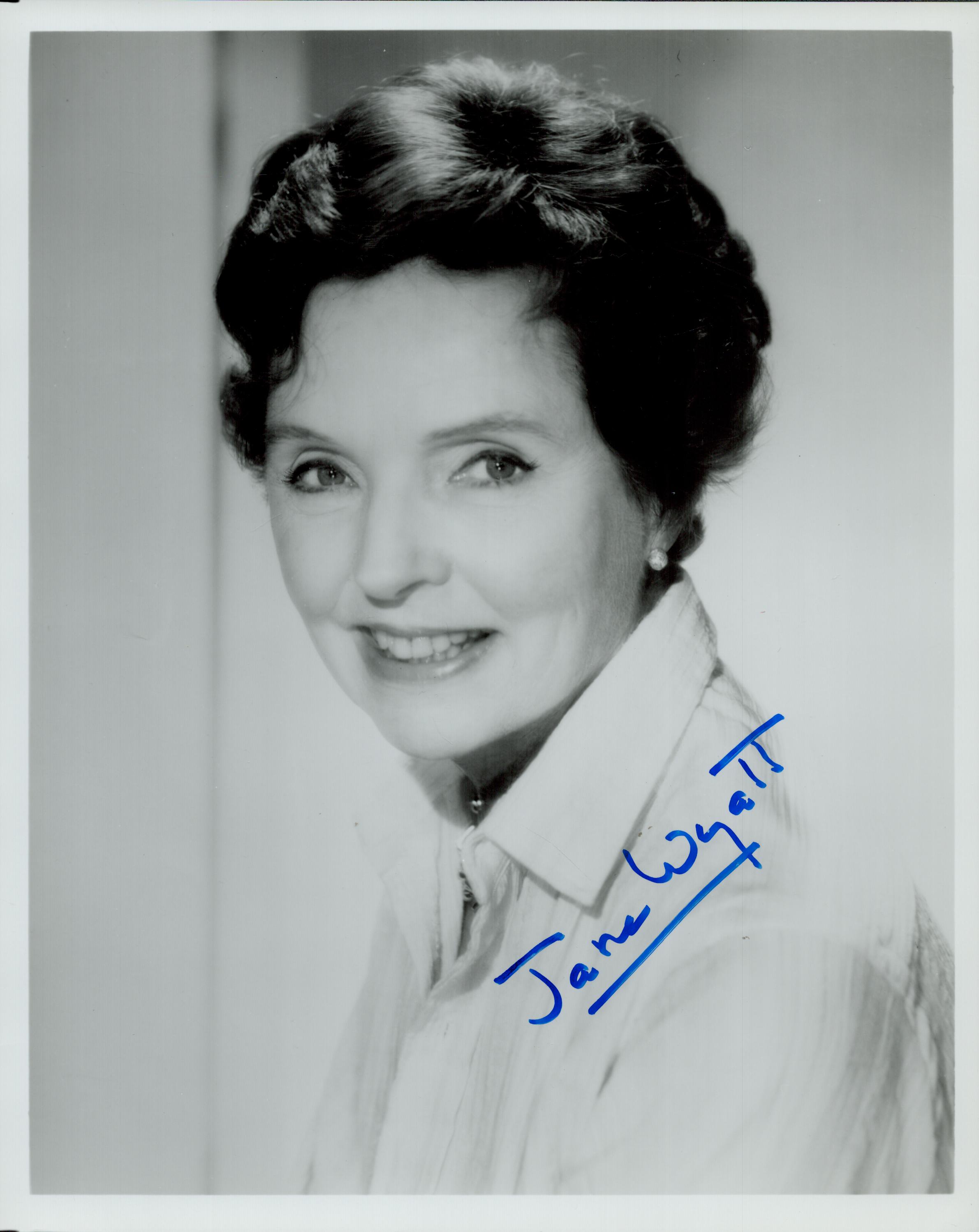 Jane Wyatt signed 10x8 inch black and white vintage photo. Good condition. All autographs come