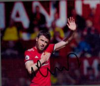 Michael Carrick signed colour photo. Measures 7"x5" appx. Good condition. All autographs come with a