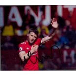 Michael Carrick signed colour photo. Measures 7"x5" appx. Good condition. All autographs come with a