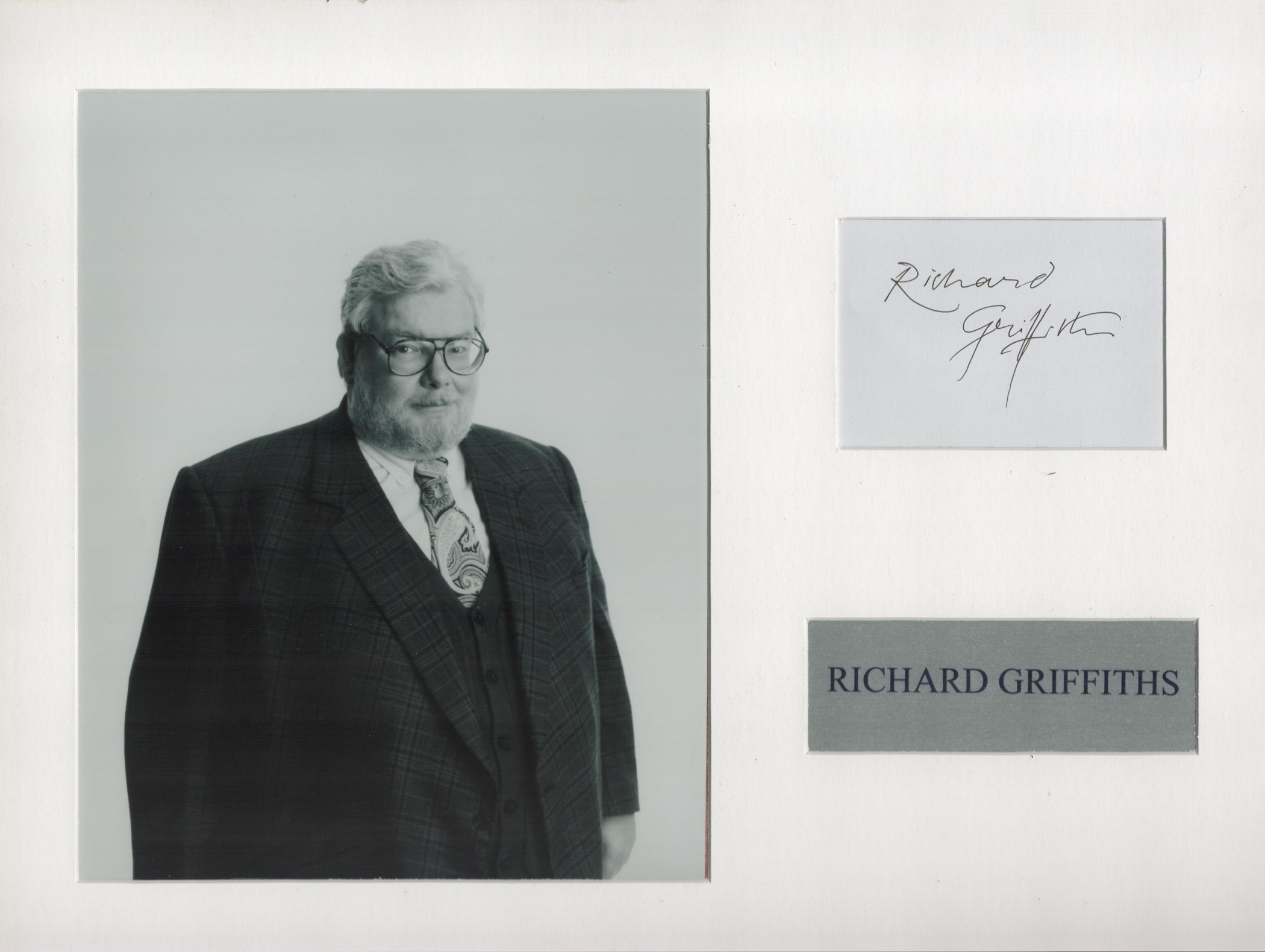 Richard Griffiths 16x12 inch mounted signature piece includes signed album page and black and