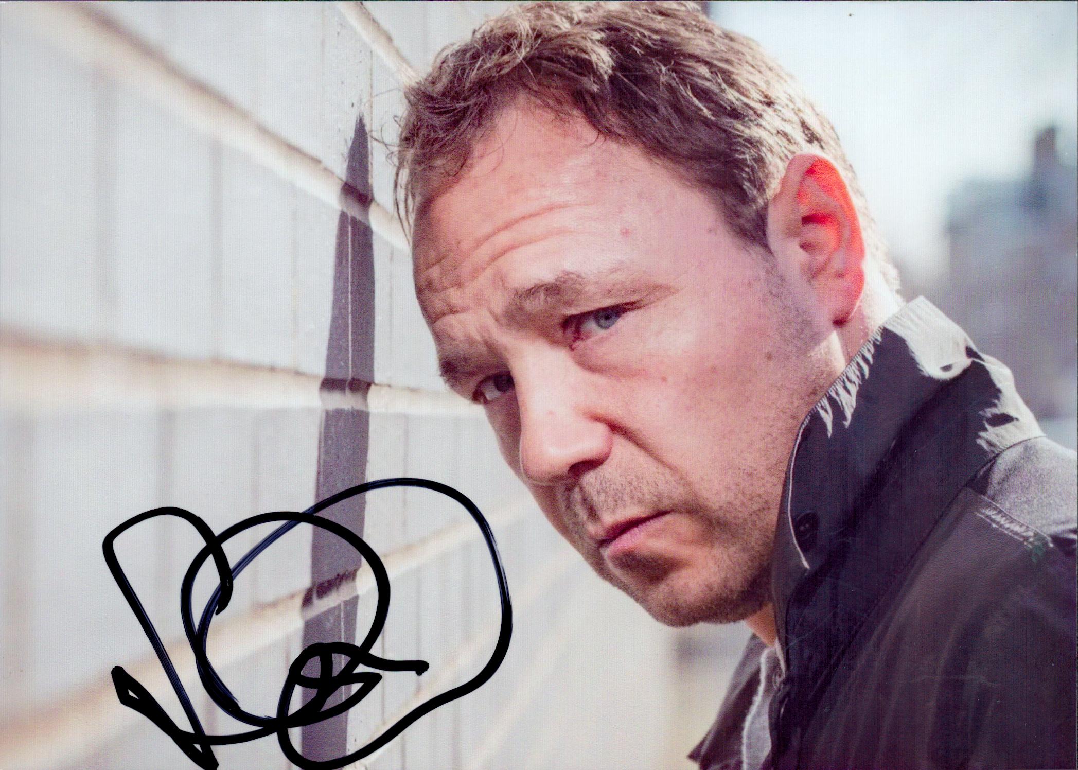 Stephen Graham signed colour photo Measures 7"x5"appx. Good condition. All autographs come with a