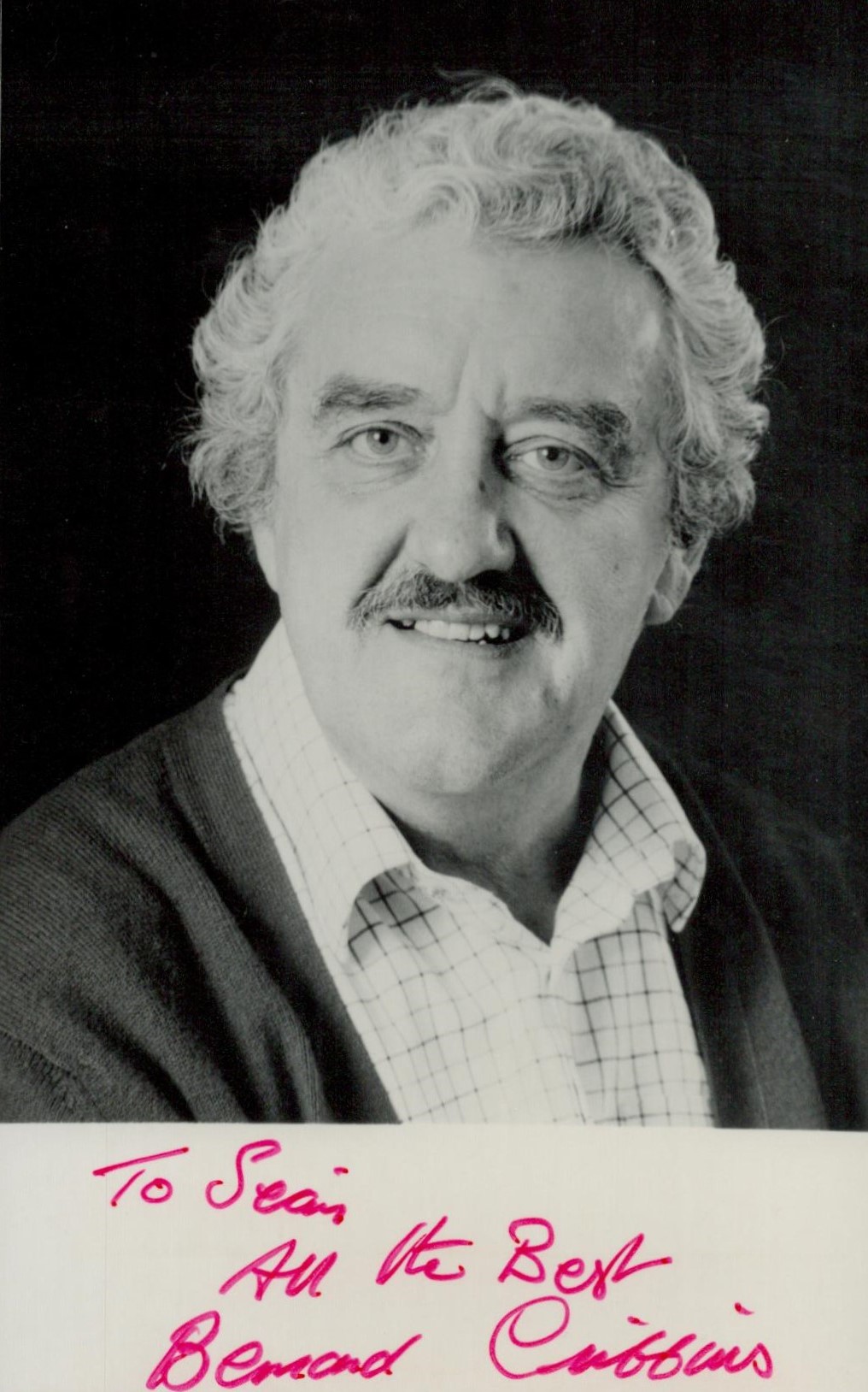 Bernard Cribbins OBE signed black & white photo 3.5x5.5 inch. Dedicated. Was an English actor and