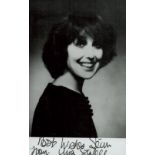 Una Stubbs signed black & white photo 5.5x3.5 Inch. Was a British actress, television personality,