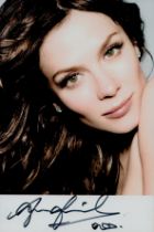 Anna Friel signed colour photo 6x4 Inch. Is an English actress. She first achieved fame with her