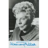 Wendy Hiller signed black & white photo 6x4 Inch. Was an English film and stage actress who