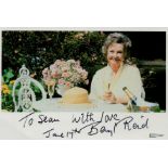 Beryl Reid OBE signed colour photo 6x4 Inch. Dedicated. Was a British actress. She won the 1967 Tony