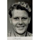 James Fox signed black & white photo 5.5x3.5 Inch. Is an English actor. He won a BAFTA Award for