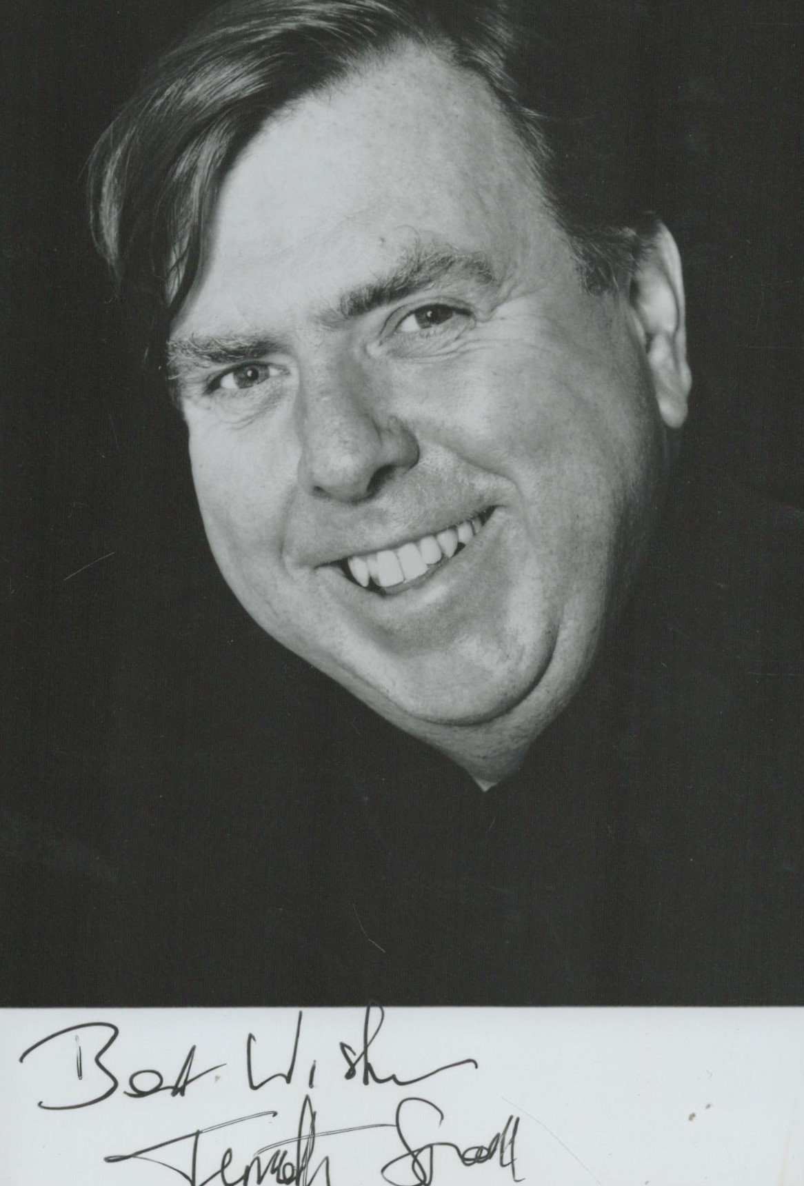 Timothy Spall signed black & white photo 6x4 Inch. Is an English actor and presenter. Spall gained