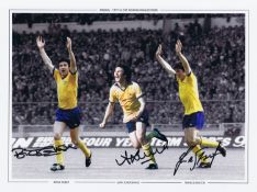 Football Autographed ARSENAL 16 x 12 Montage Edition : A superb Montage Edition print, measuring