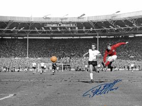 Football Autographed GEOFF HURST 16 x 12 Photo : Colorized, depicting an iconic image showing