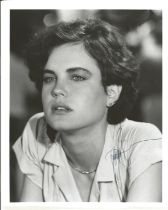 Elizabeth McGovern signed 10x8 inch black and white photo. Good condition. All autographs come