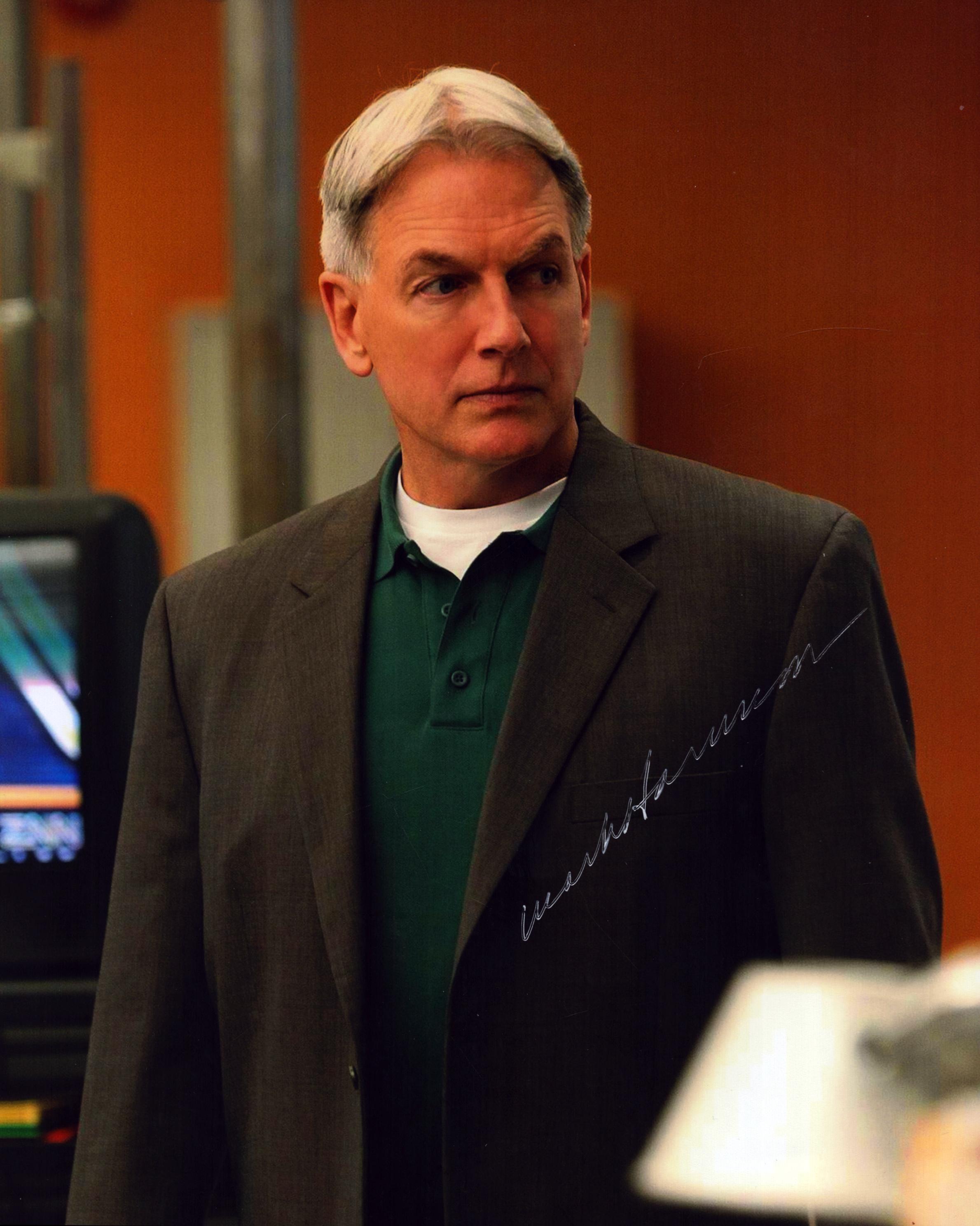 Mark Harmon as Gibbs from NCIS signed 10x8 inch colour photo. Good Condition. All autographs come