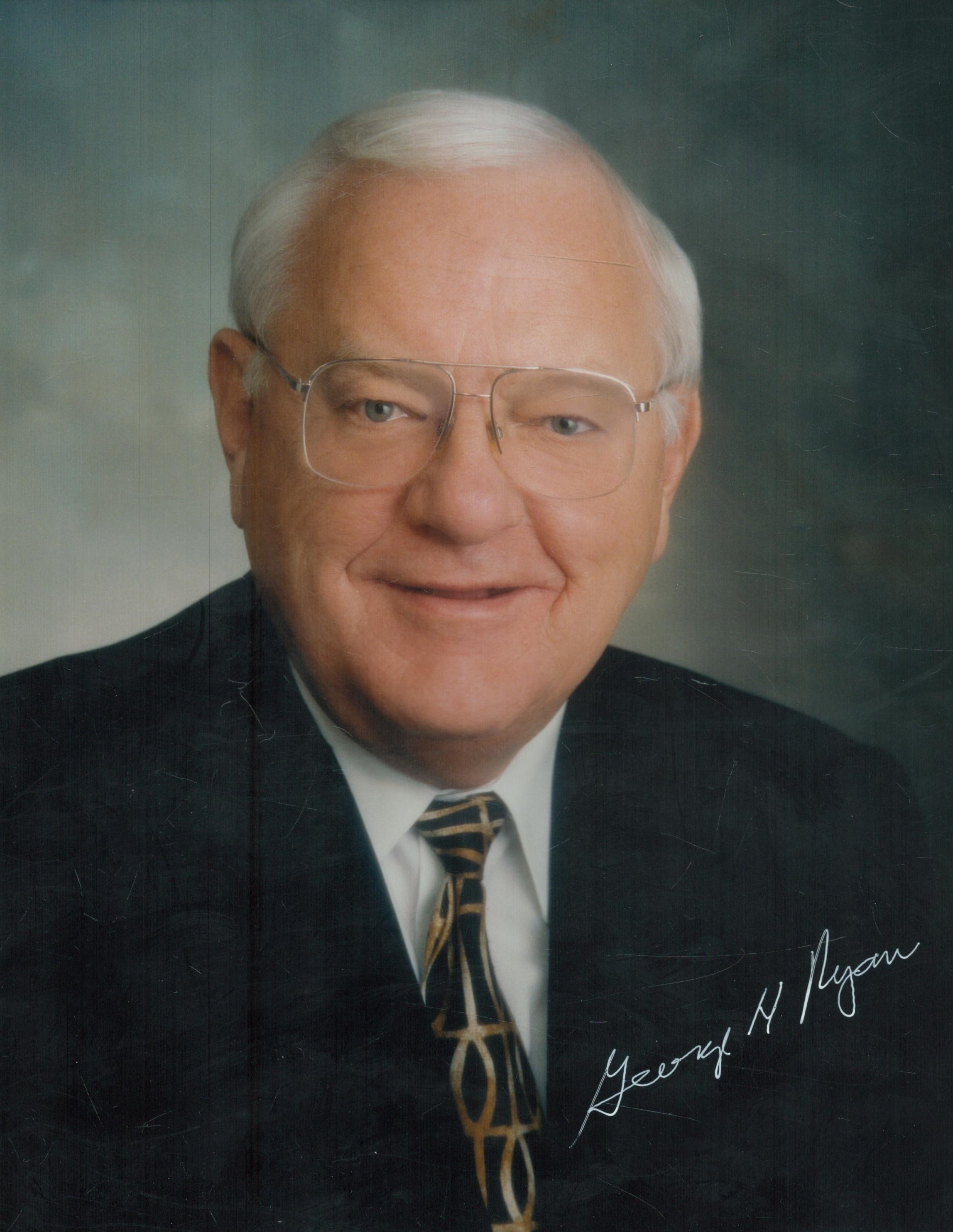 George Ryan signed colour photo 10x8 Inch. Is an American former politician who served as the 39th