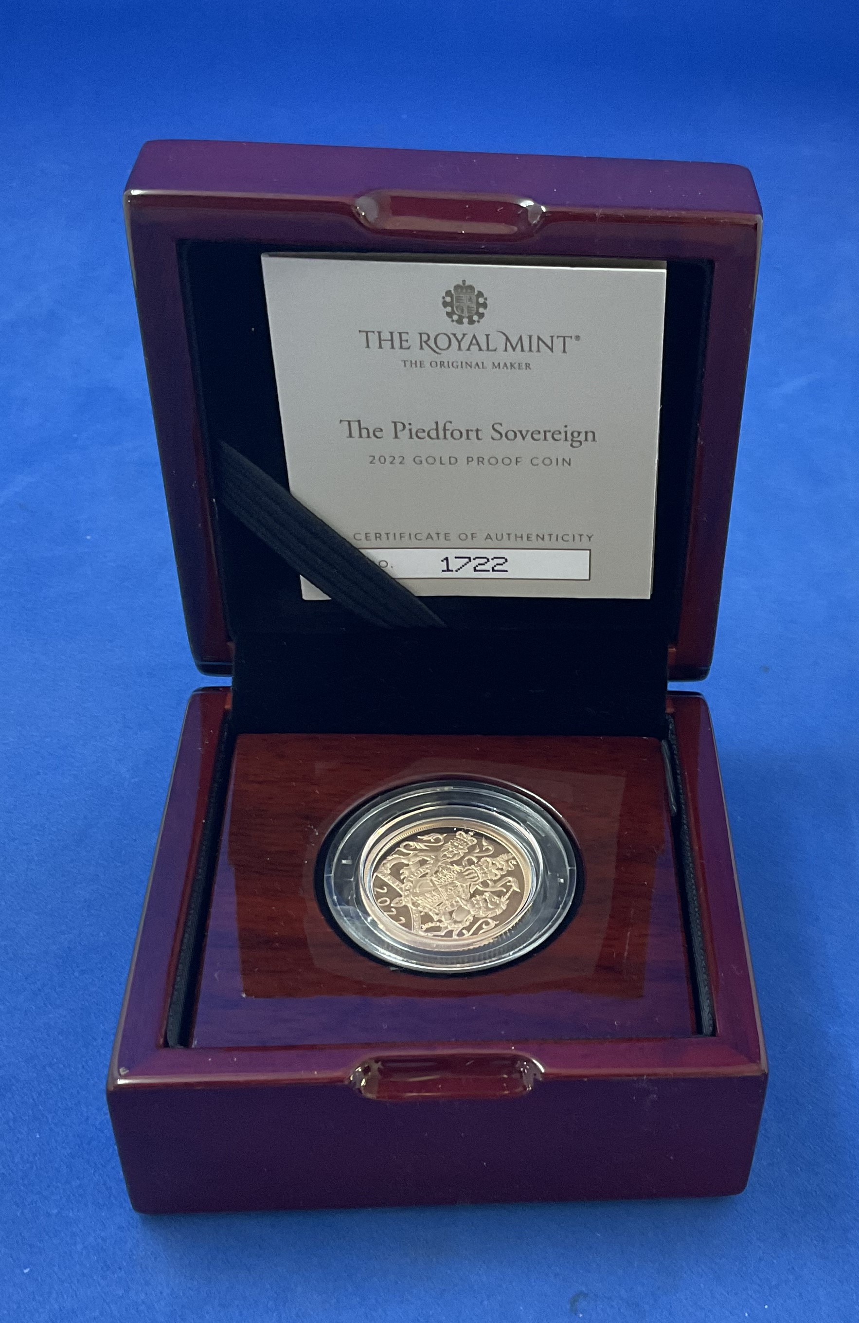 The 2022 Piedfort Gold Proof Sovereign Platinum Jubilee Coin. The coin features a special Royal Coat - Image 2 of 2