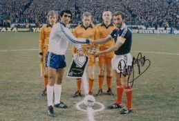 Football Autographed DANNY McGRAIN 12 x 8 Photo : Col, depicting Scotland captain DANNY McGRAIN