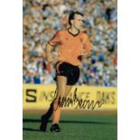 Football Autographed EAMONN BANNON 12 x 8 Photo : Col, depicting Dundee United midfielder EAMONN