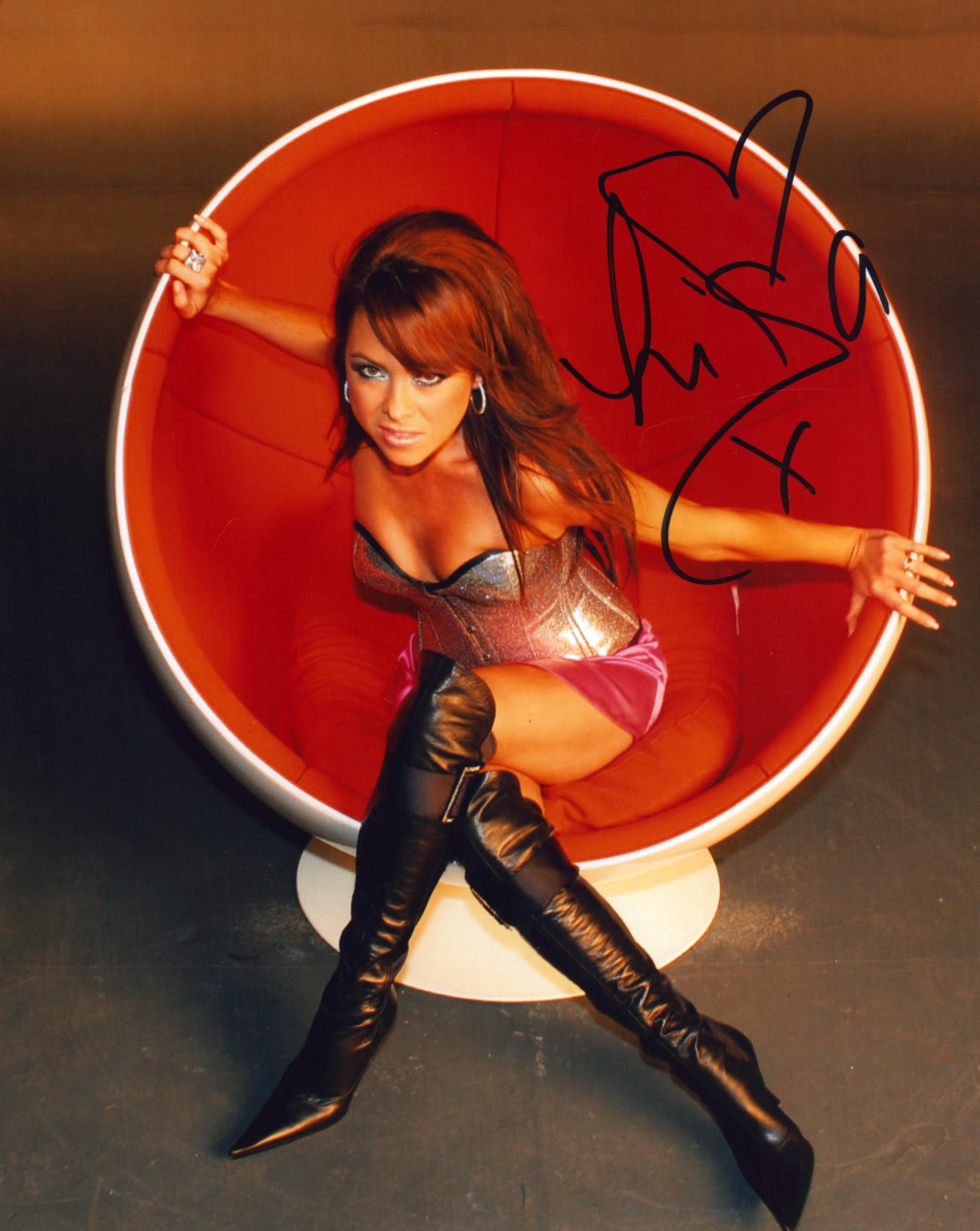 Lisa Scott-Lee from STEPS signed 10x8 inch colour photo. Good Condition. All autographs come with