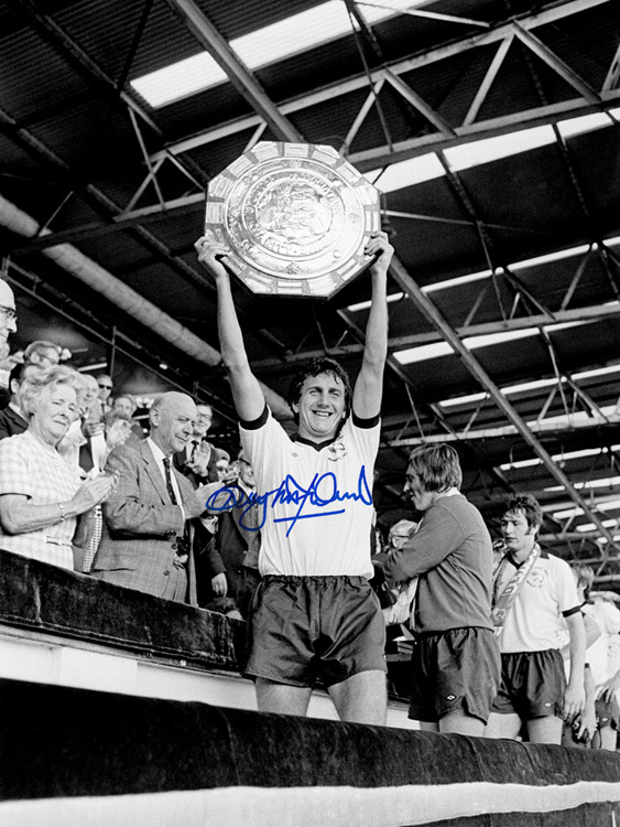 Football Autographed ROY McFarland 16 x 12 Photo : B/W, depicting Derby County captain ROY McFarland