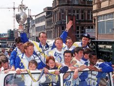 Football Autographed GARY McALLISTER 16 x 12 Photo : Col, depicting a stunning image showing GARY