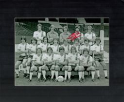 Steve James signed 14x12 inch approx. mounted Manchester United vintage team photo. All autographs