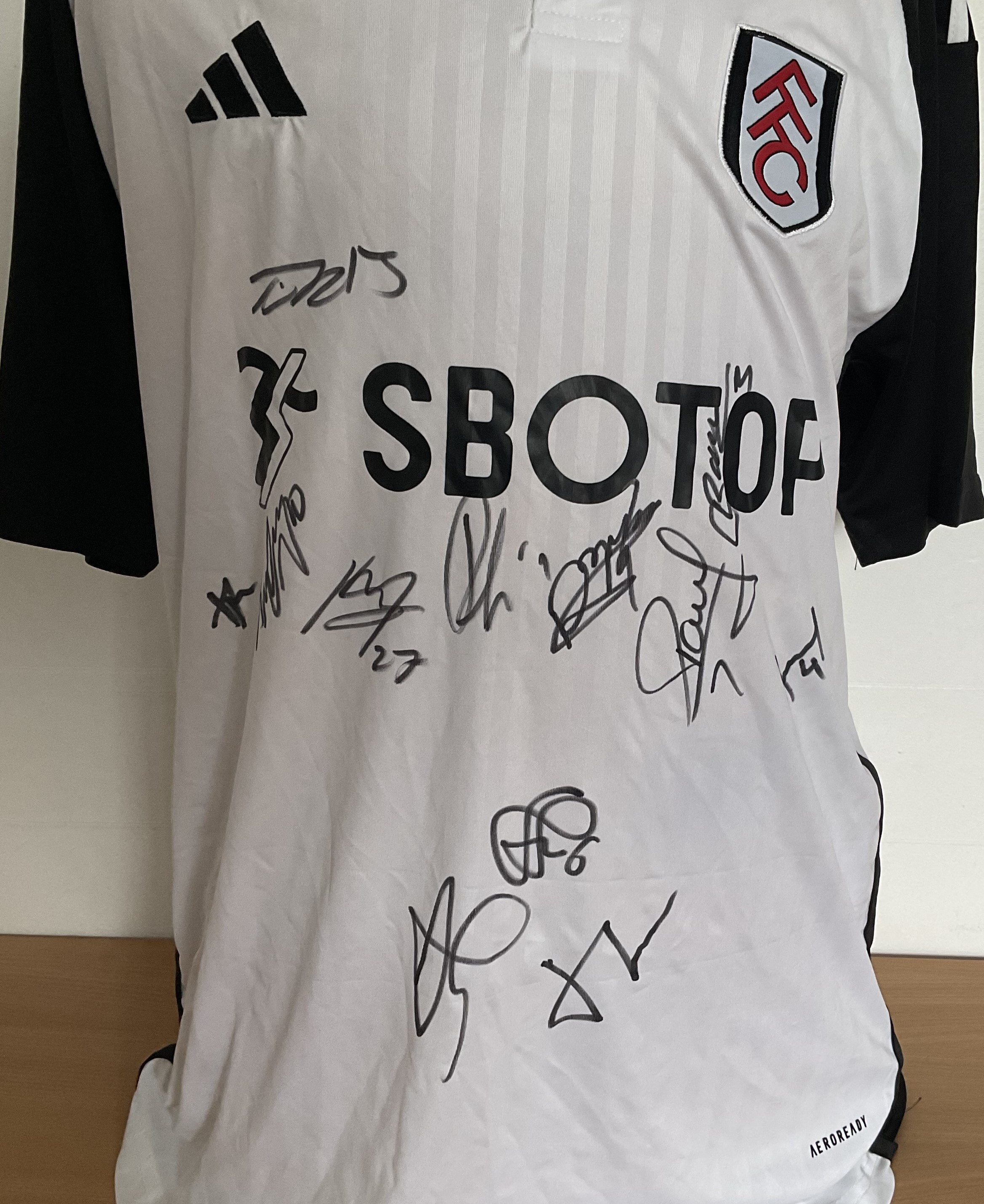 Fulham Football multi signed football shirt signed by current squad members and others. Calvin - Image 2 of 2