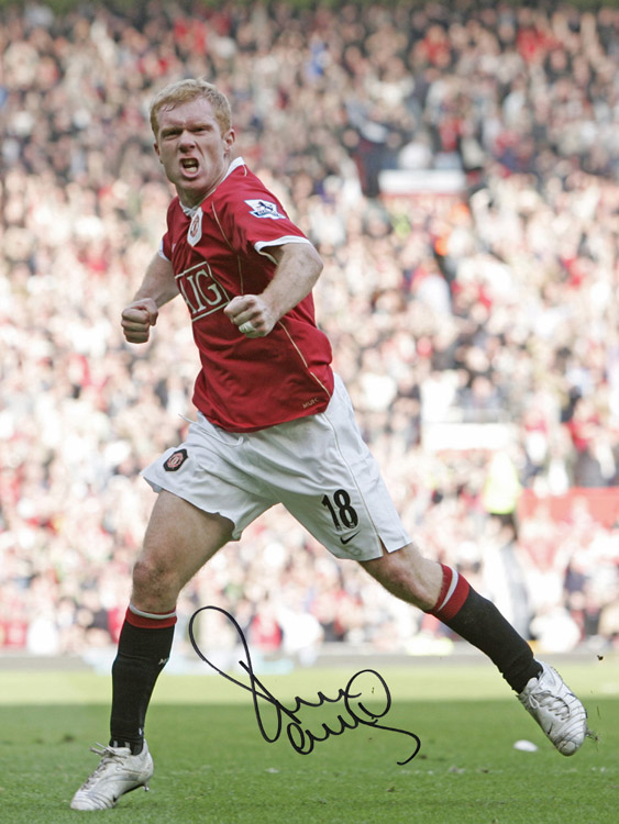 Football Autographed PAUL SCHOLES 16 x 12 Photo : Col, depicting a superb image showing Man United's