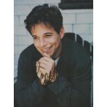 Scott Wolf signed colour photo 7x5 Inch. Is an American actor. In television, he is known for his