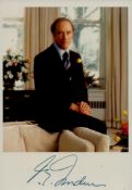 Pierre Trudeau signed 7x5 inch colour photo. Joseph Philippe Pierre Yves Elliott Trudeau October 18,