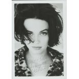 Samantha Mathis signed 7x5 inch black and white photo. Good Condition Est