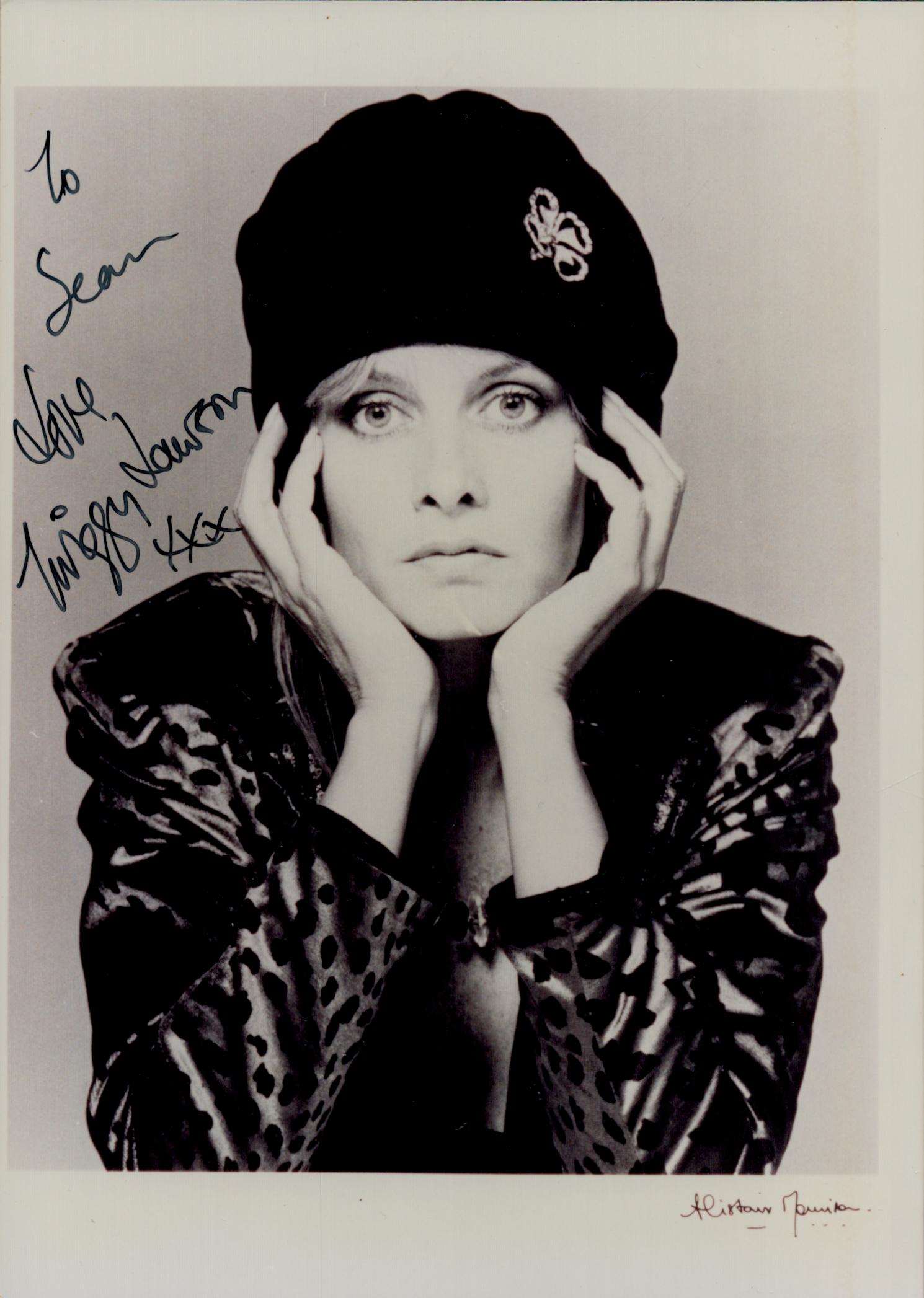 Twiggy Lawson DBE signed black & white photo 7x5 Inch. Dedicated. Widely known by the nickname