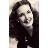 Patricia Roc signed 5.5x3.5 inch approx vintage black and white photo. Good Condition Est.