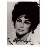 Elizabeth Taylor signed 5x3.5 inch approx vintage black and white photo. Good Condition Est.