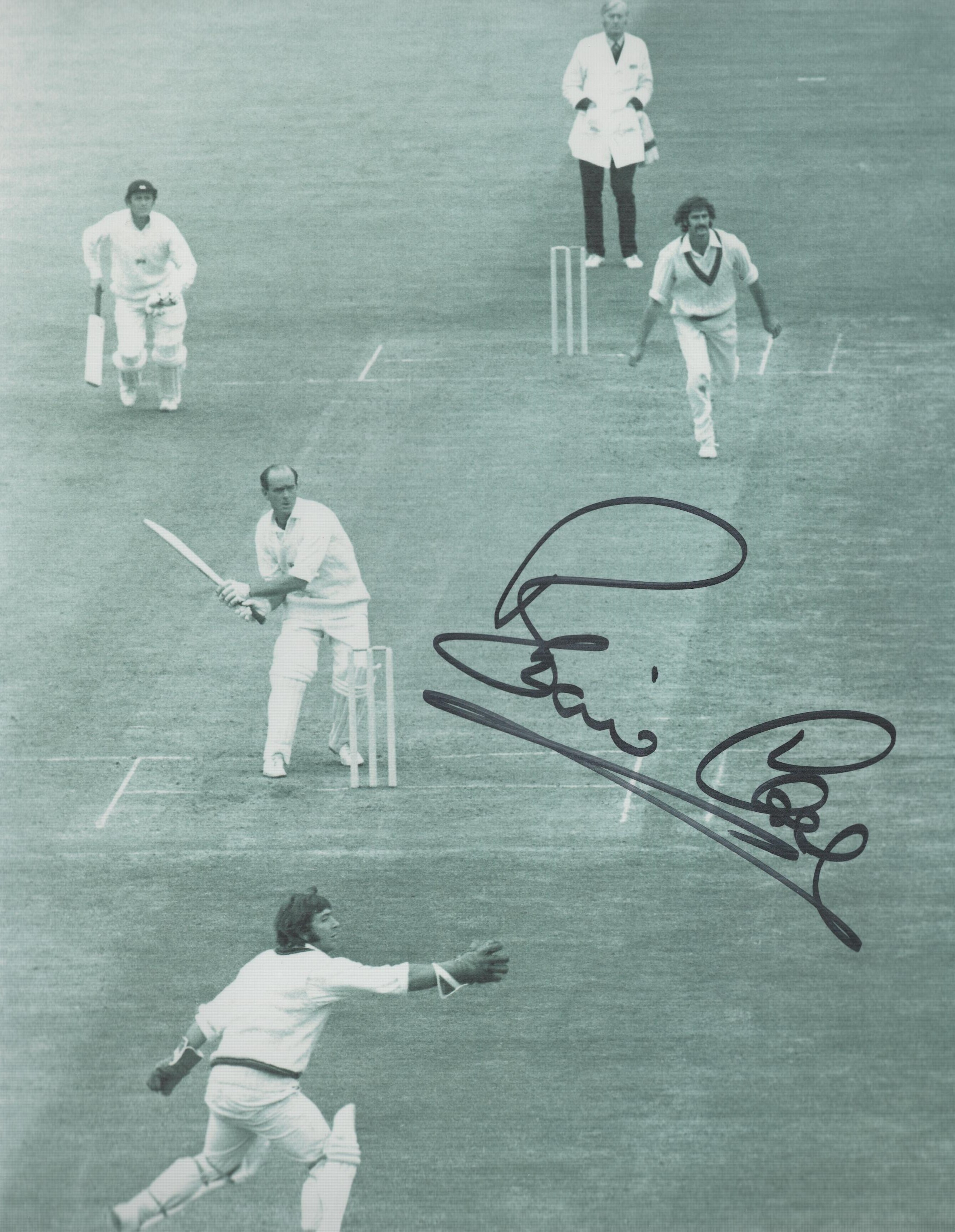 BRIAN CLOSE signed England Cricket 8x10 Photo